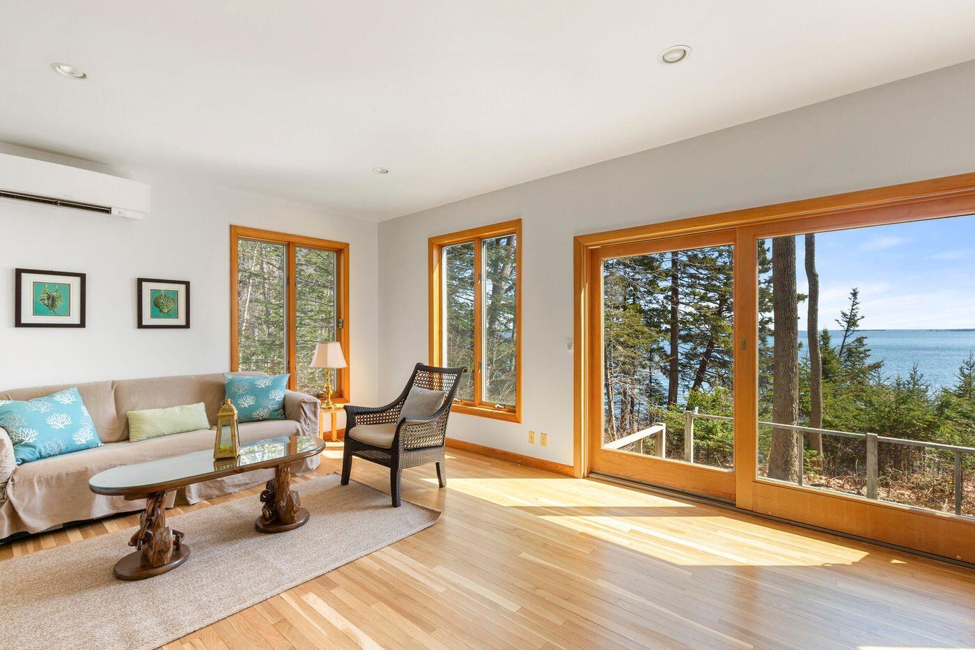 15 Eds Road Camden ME 04843