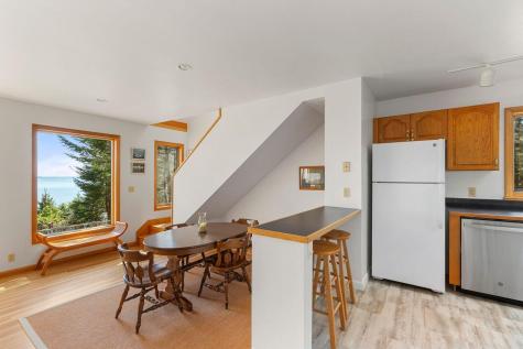 15 Eds Road Camden ME 04843