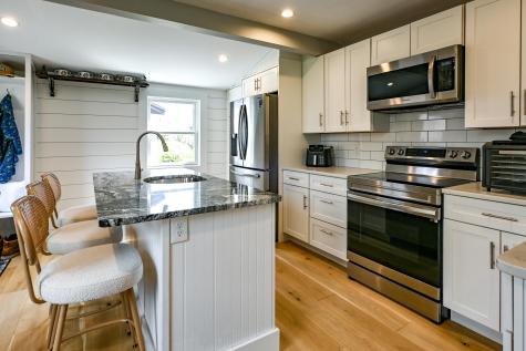 32 Longfellow Drive Cape Elizabeth ME 04107