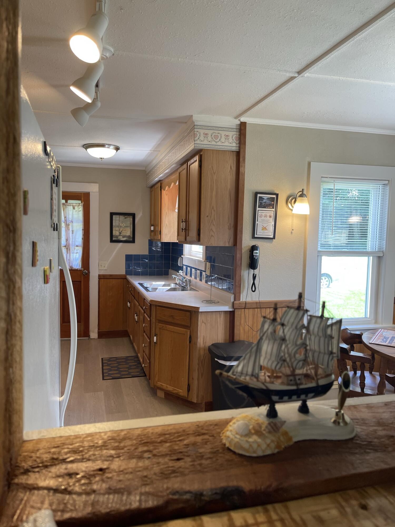 21 S Bay Road Franklin ME 04634