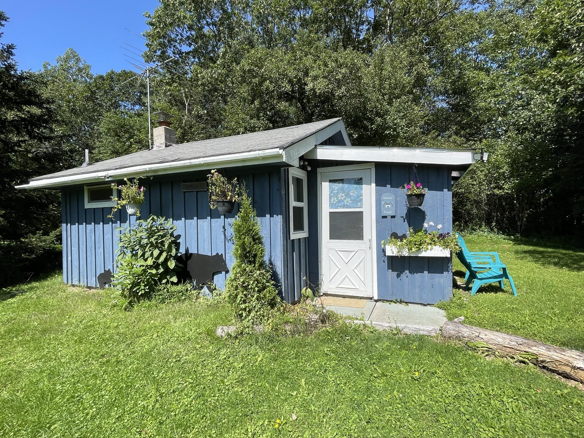 21 S Bay Road Franklin ME 04634