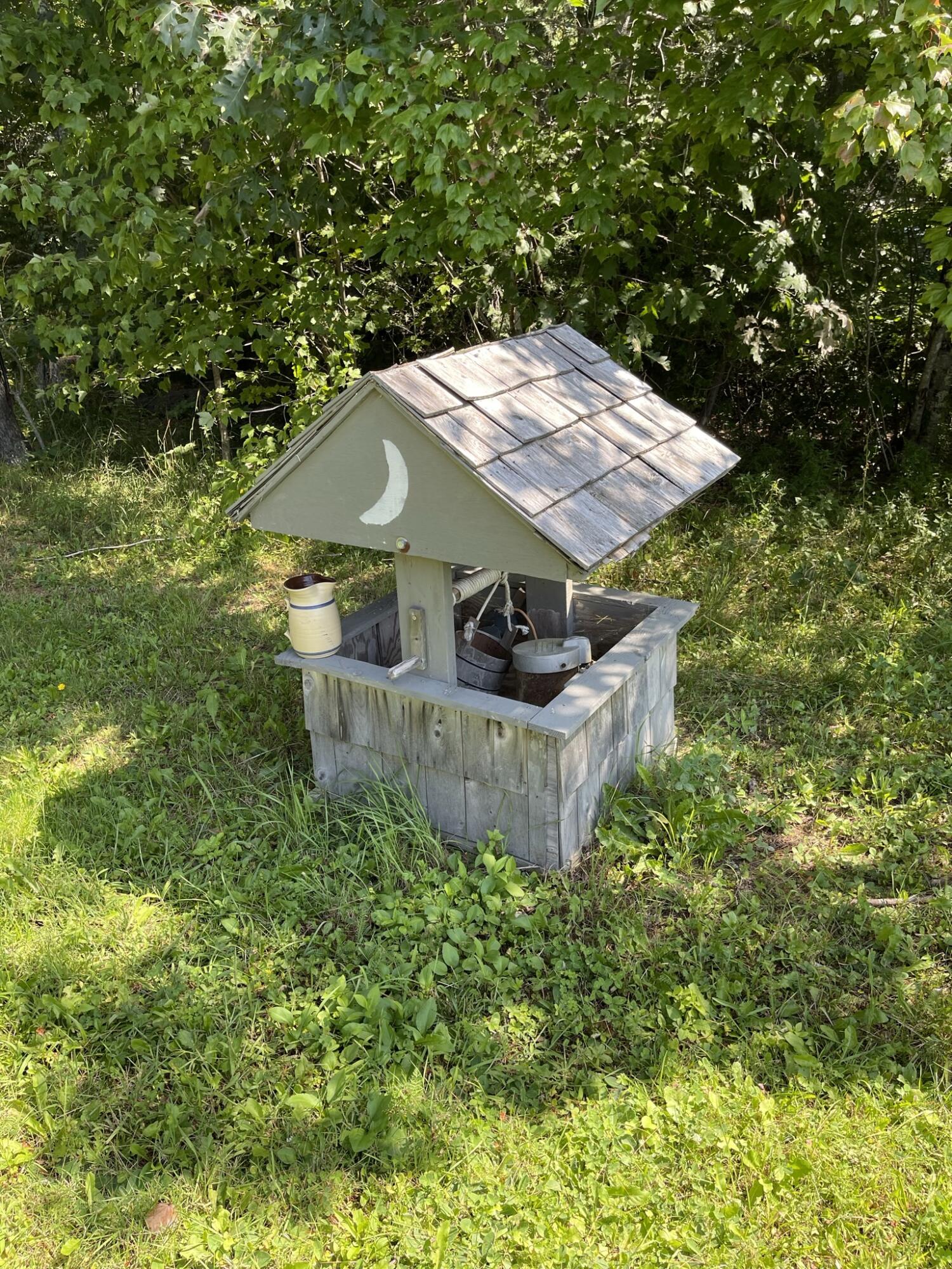 21 S Bay Road Franklin ME 04634