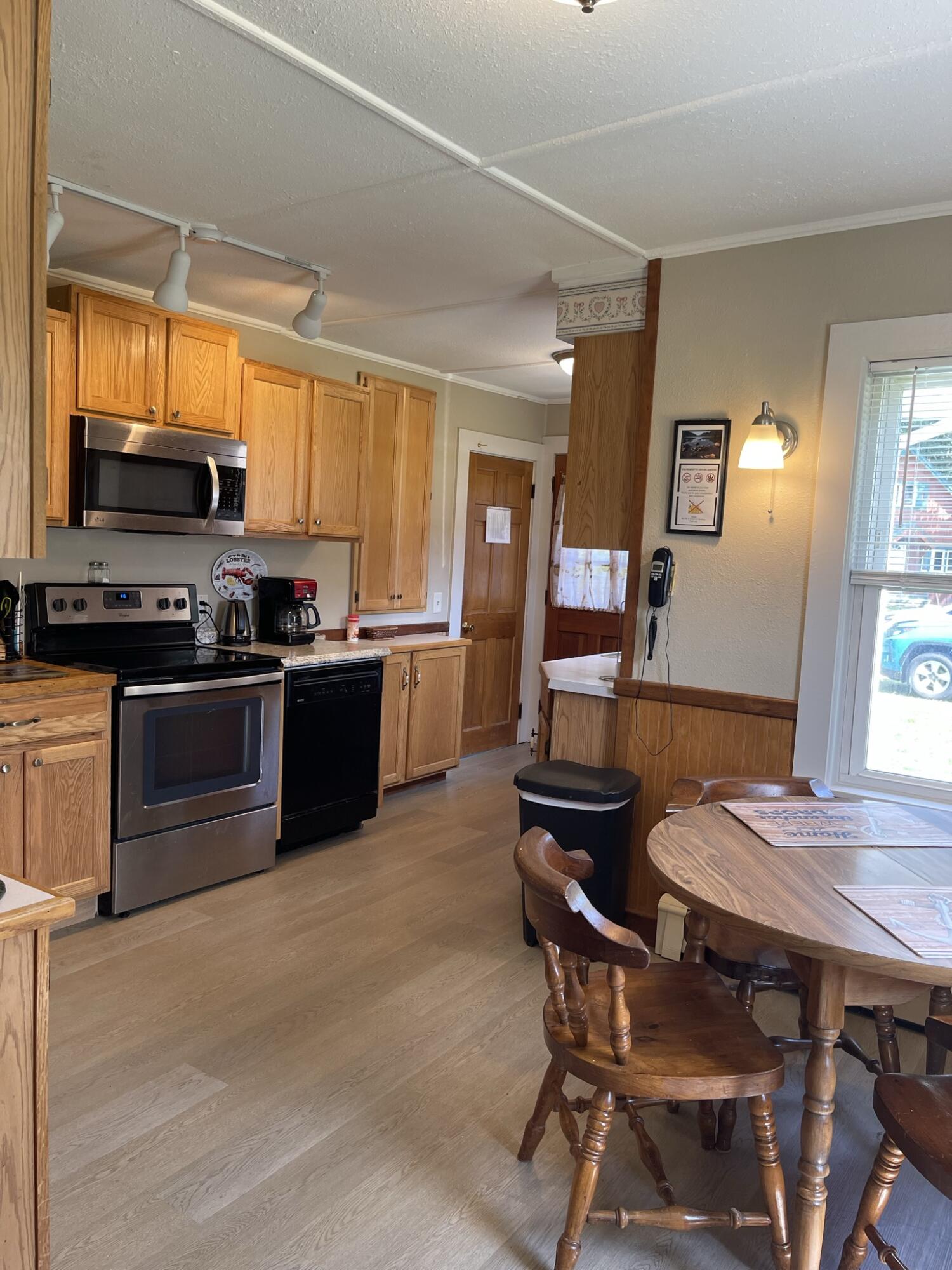 21 S Bay Road Franklin ME 04634