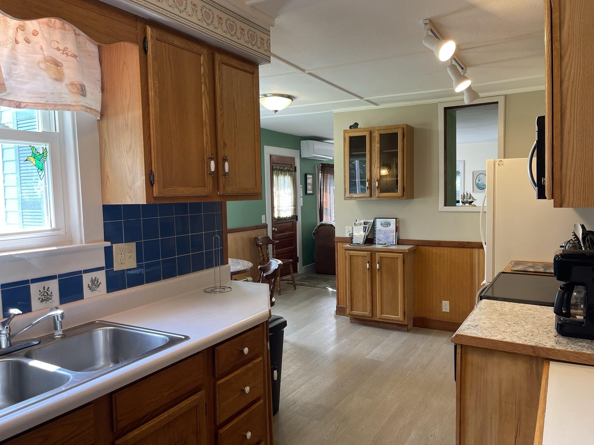 21 S Bay Road Franklin ME 04634