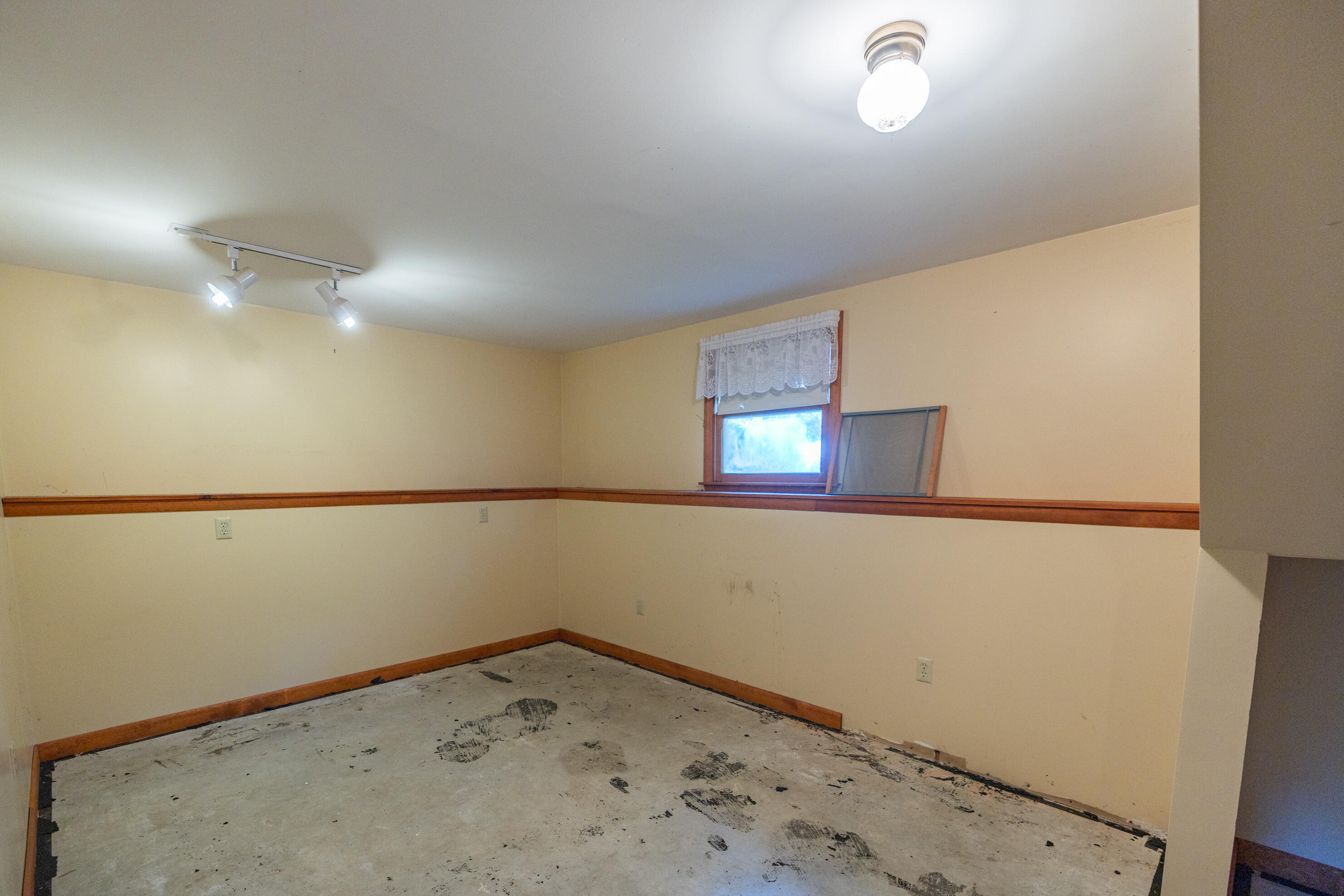 31 Fish Hatchery Road New Gloucester ME 04260