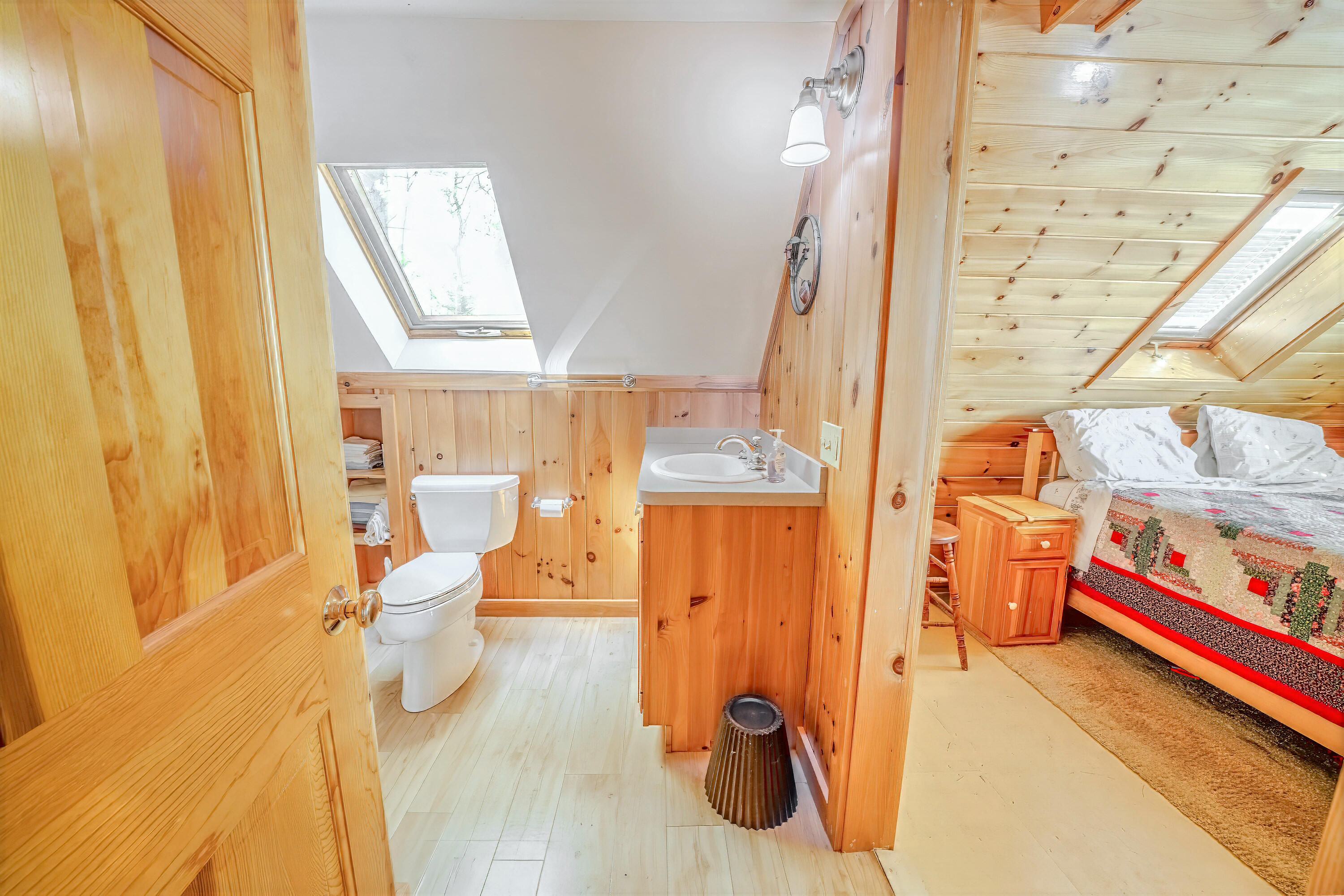 122 Oak Point Lane Union ME 04862