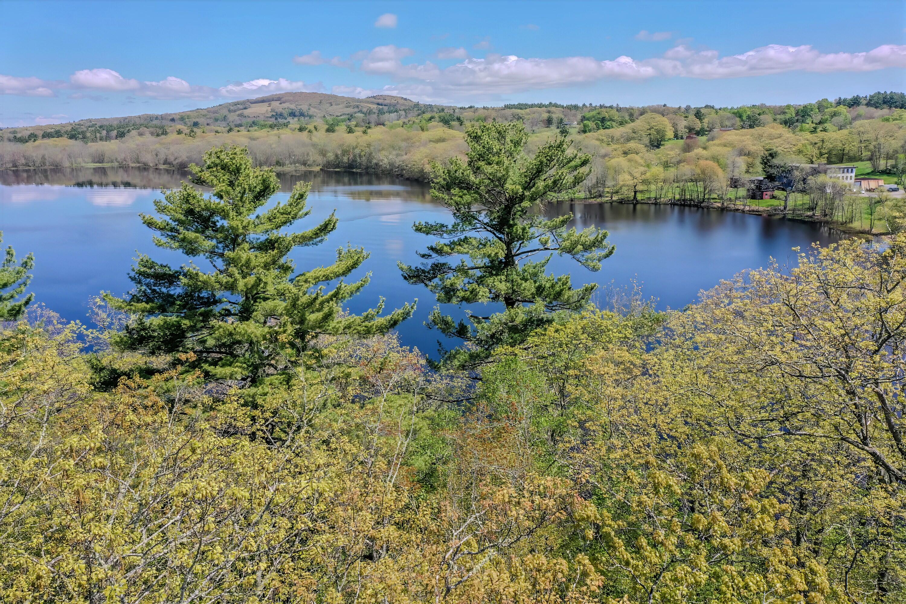 122 Oak Point Lane Union ME 04862