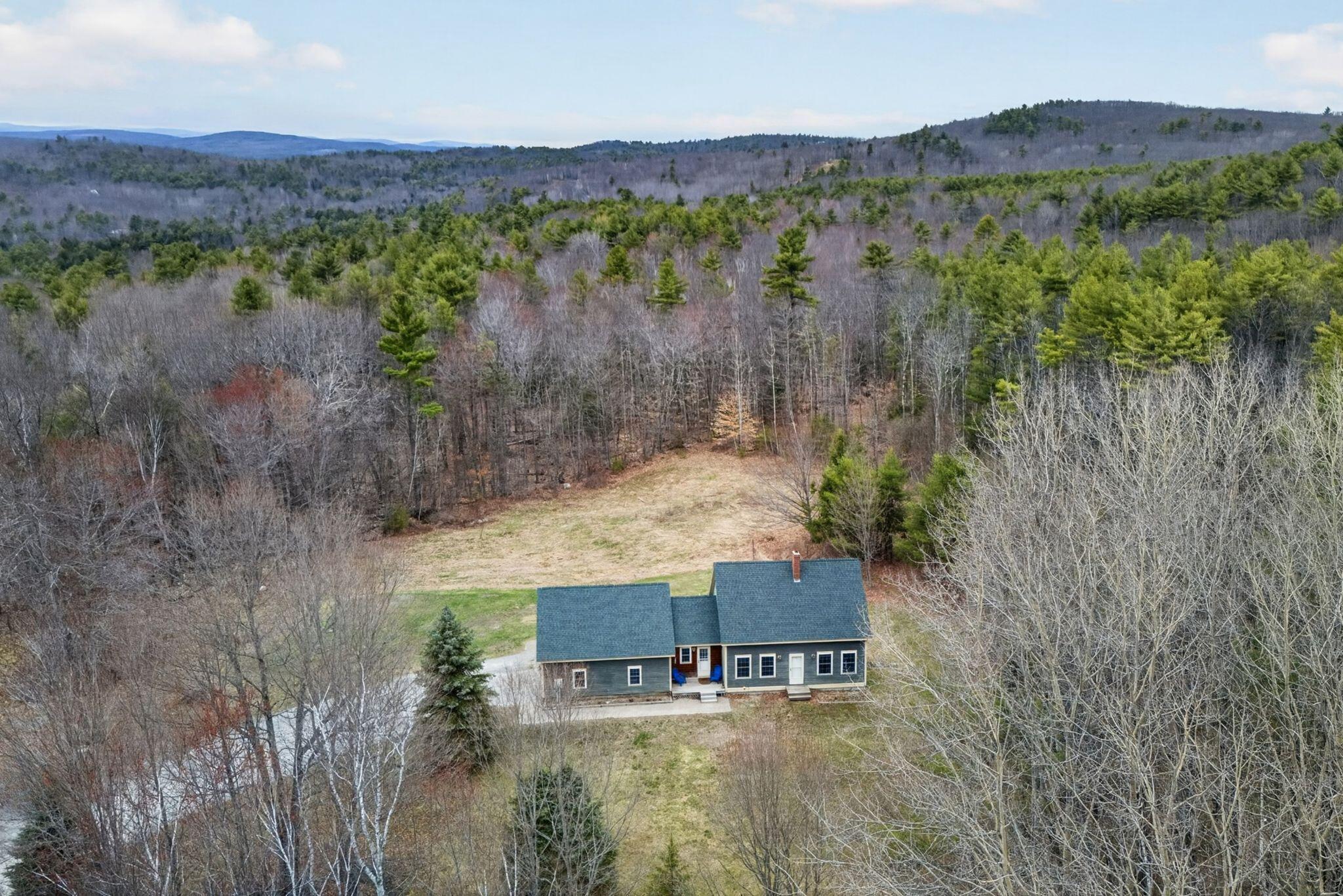 8 Colina Drive Raymond ME 04071