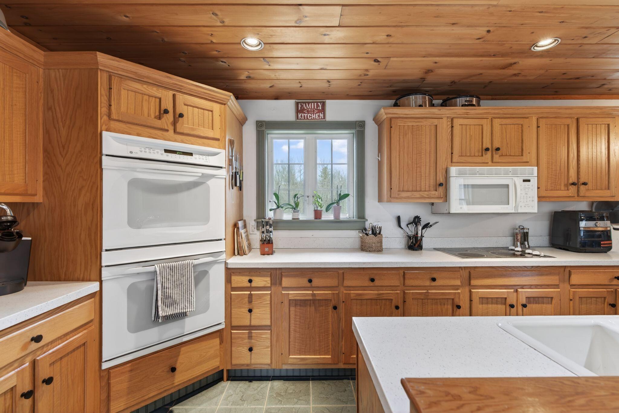 8 Colina Drive Raymond ME 04071
