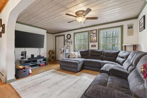 8 Colina Drive Raymond ME 04071