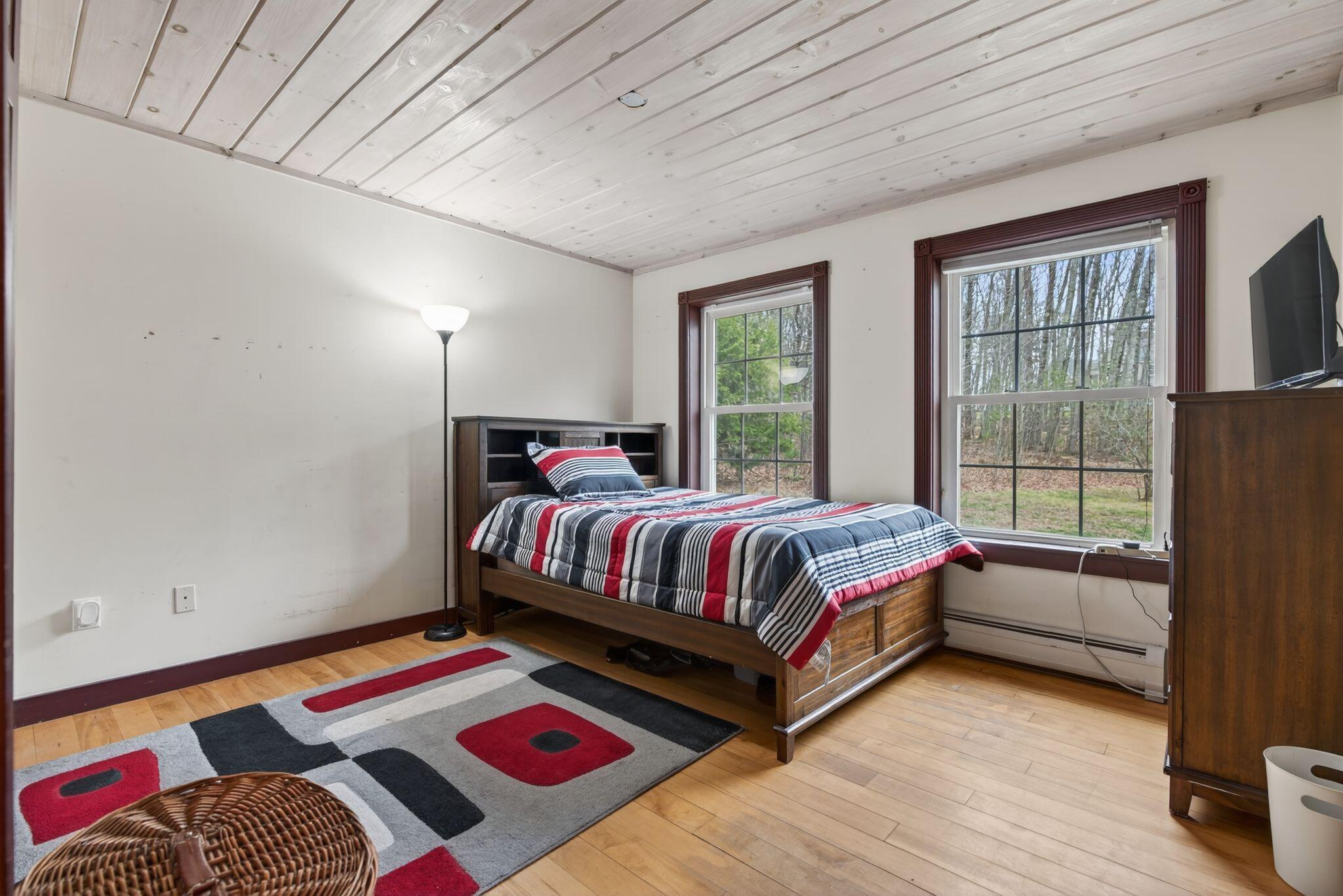 8 Colina Drive Raymond ME 04071