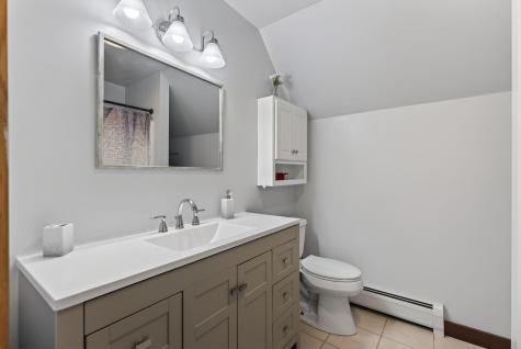 8 Colina Drive Raymond ME 04071
