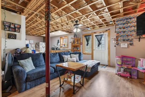 8 Colina Drive Raymond ME 04071