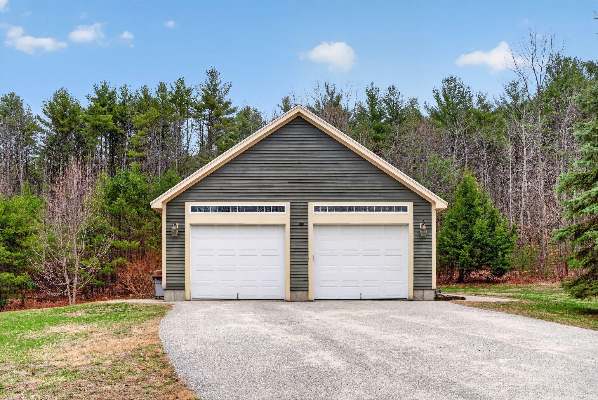 8 Colina Drive Raymond ME 04071