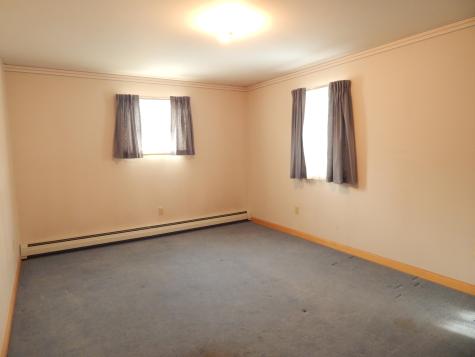 19 Park Street Paris ME 04281