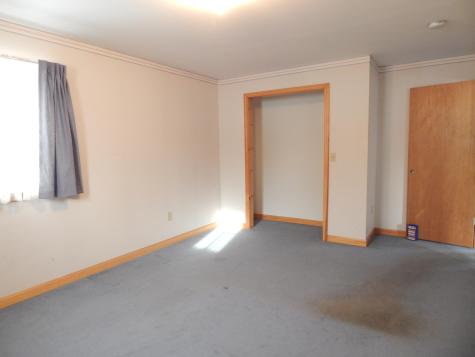 19 Park Street Paris ME 04281