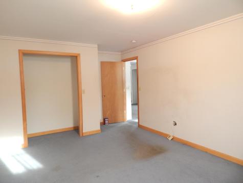 19 Park Street Paris ME 04281