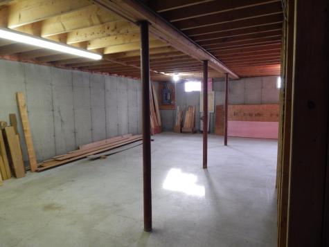 19 Park Street Paris ME 04281