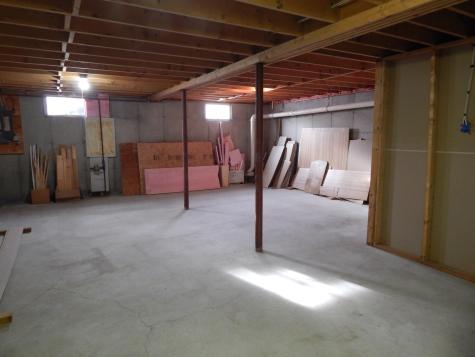 19 Park Street Paris ME 04281