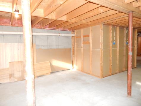 19 Park Street Paris ME 04281