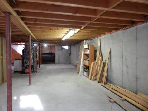 19 Park Street Paris ME 04281