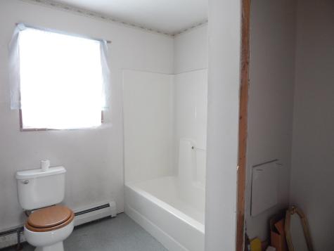 19 Park Street Paris ME 04281