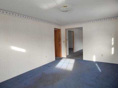 19 Park Street Paris ME 04281