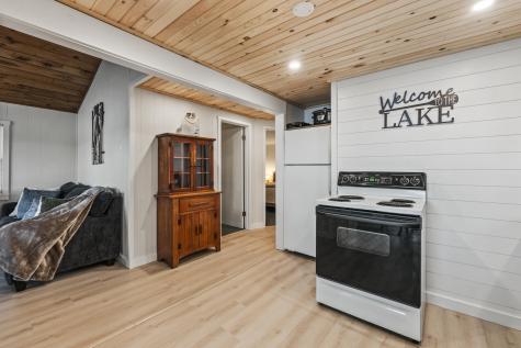 51 Butterworth Drive Naples ME 04055