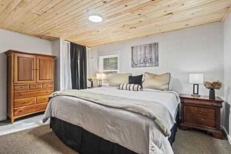 51 Butterworth Drive Naples ME 04055