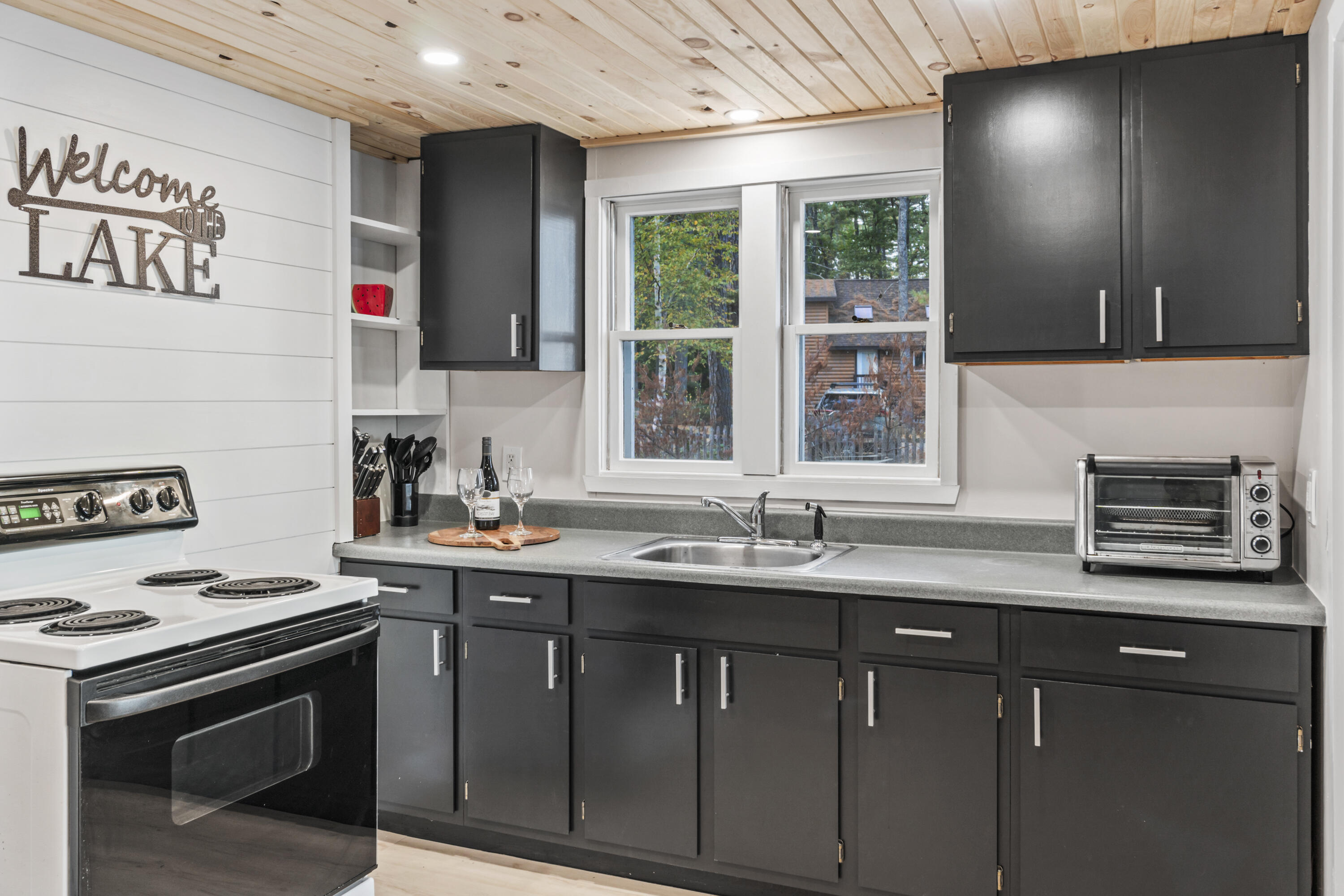 51 Butterworth Drive Naples ME 04055