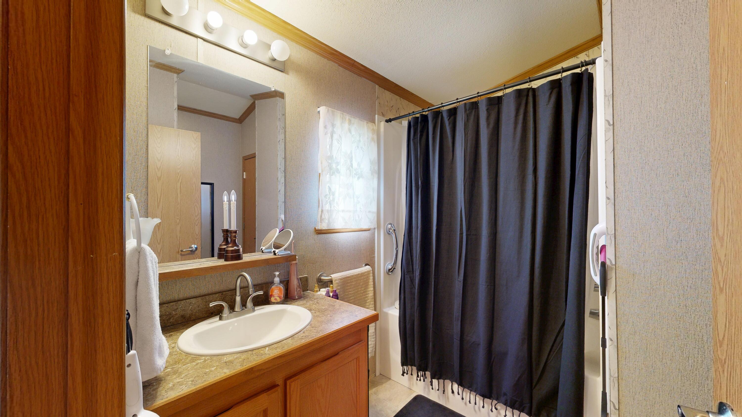 25 Sarah Avenue Lewiston ME 04240