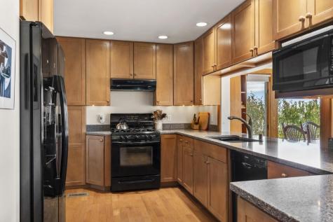 22 Gray Road Southport ME 04576