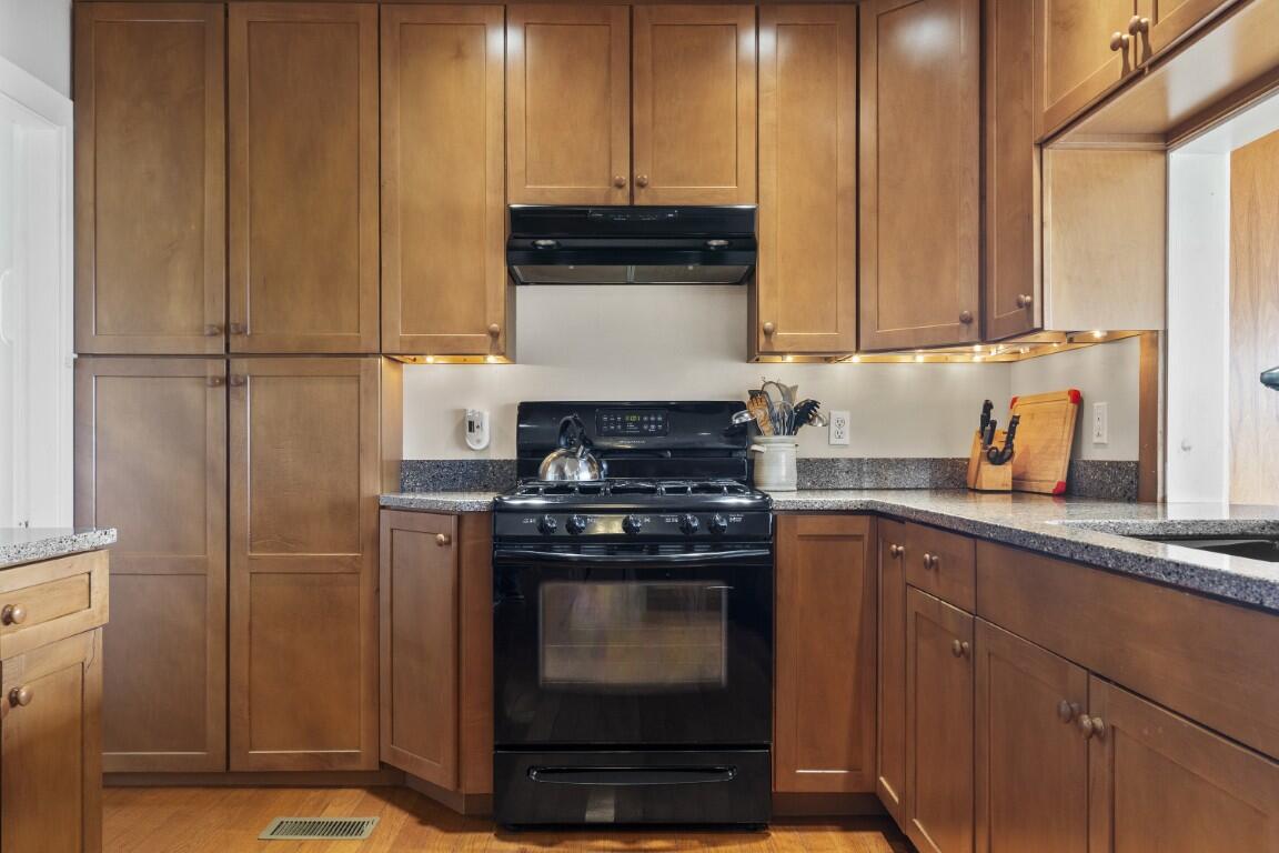 22 Gray Road Southport ME 04576