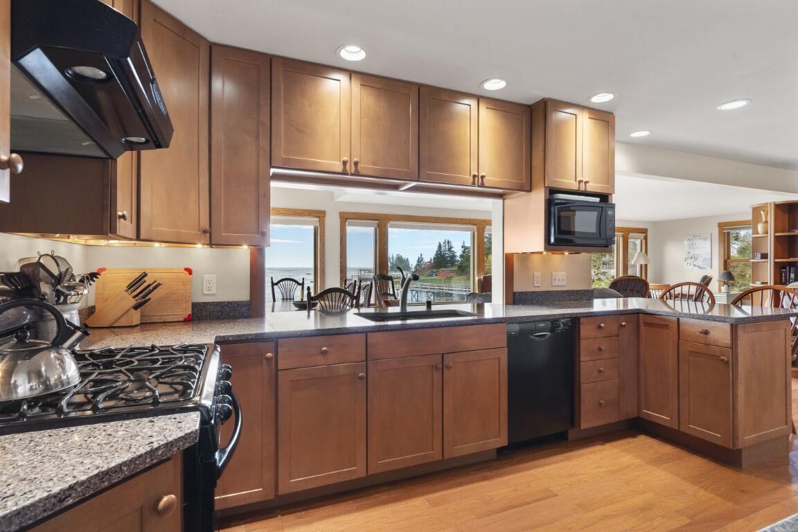 22 Gray Road Southport ME 04576