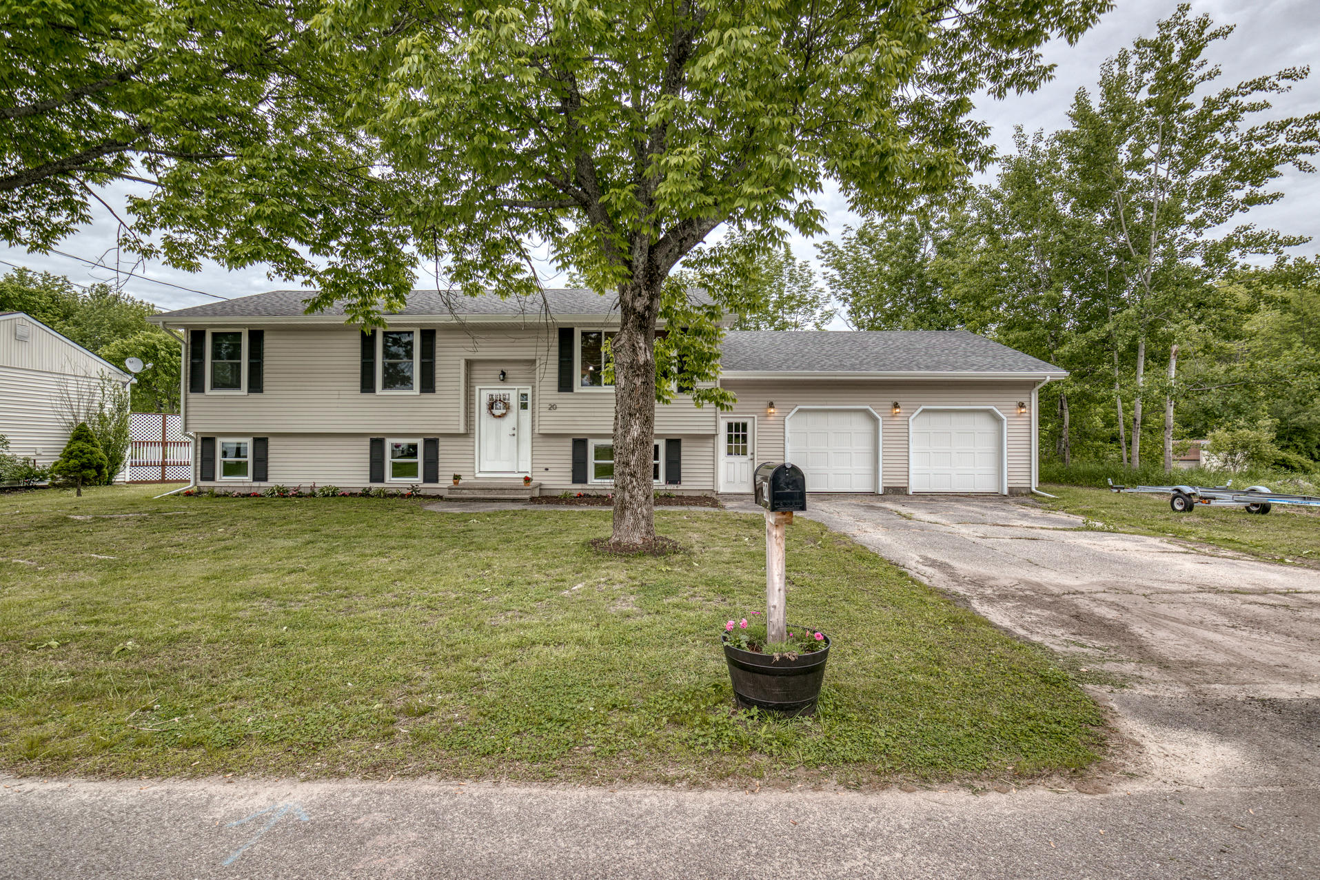20 Hilltop Avenue Lewiston ME 04240