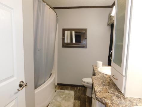 33 Lorna Lane Glenburn ME 04401