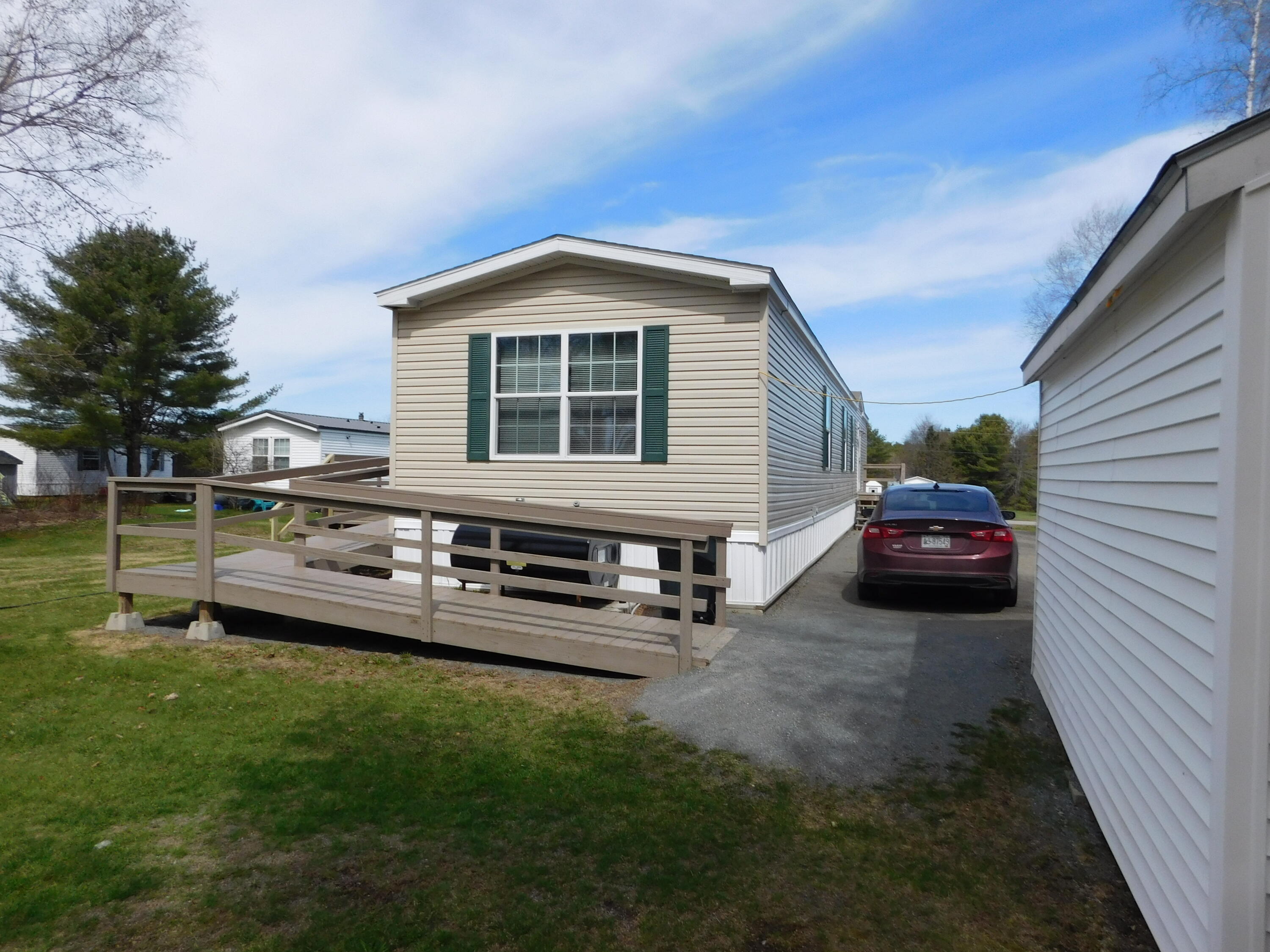 33 Lorna Lane Glenburn ME 04401