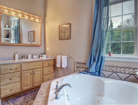 50 Twinleaf Lane Sidney ME 04330