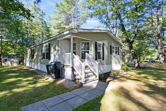 2196 Sanford Road Wells ME 04090
