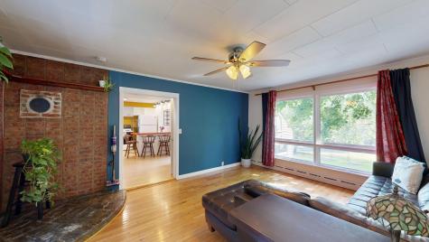 31 Vivian Street Auburn ME 04210