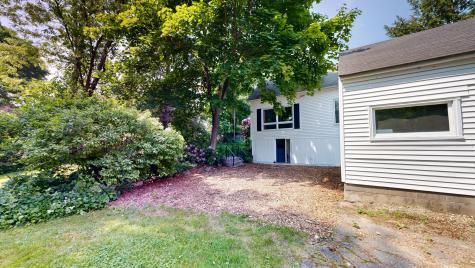 31 Vivian Street Auburn ME 04210