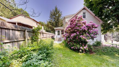 31 Vivian Street Auburn ME 04210