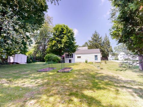 31 Vivian Street Auburn ME 04210