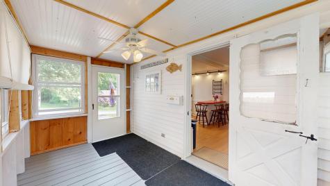 31 Vivian Street Auburn ME 04210