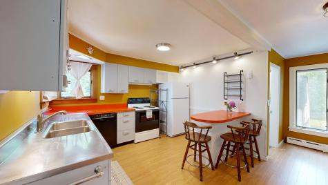 31 Vivian Street Auburn ME 04210