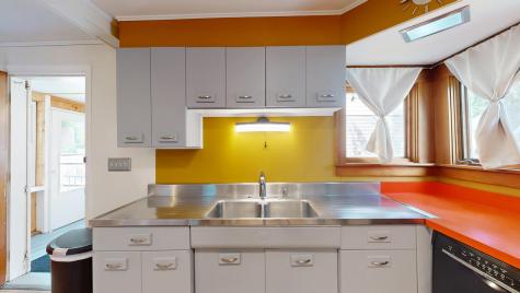 31 Vivian Street Auburn ME 04210