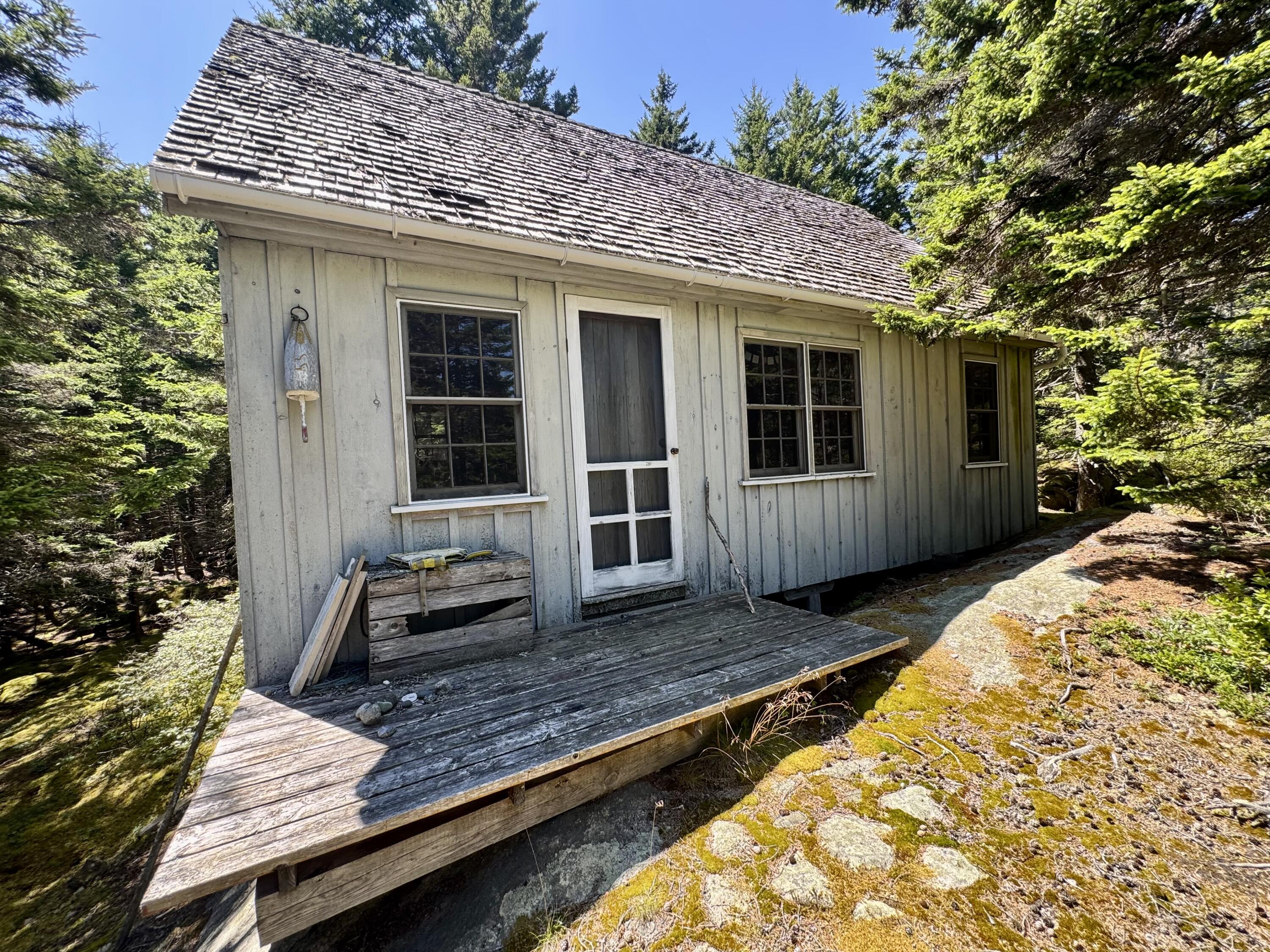 90 Greens Island Vinalhaven ME 04863