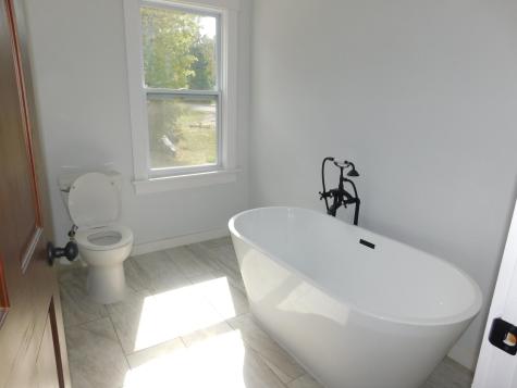 15 Main Road Eddington ME 04428