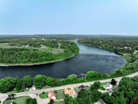 15 Main Road Eddington ME 04428