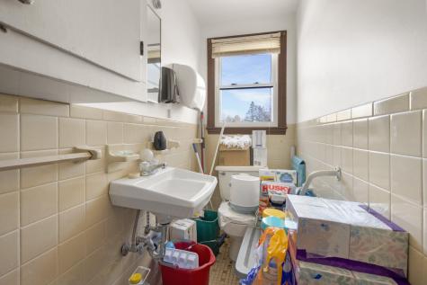 913 Essex Street Bangor ME 04401